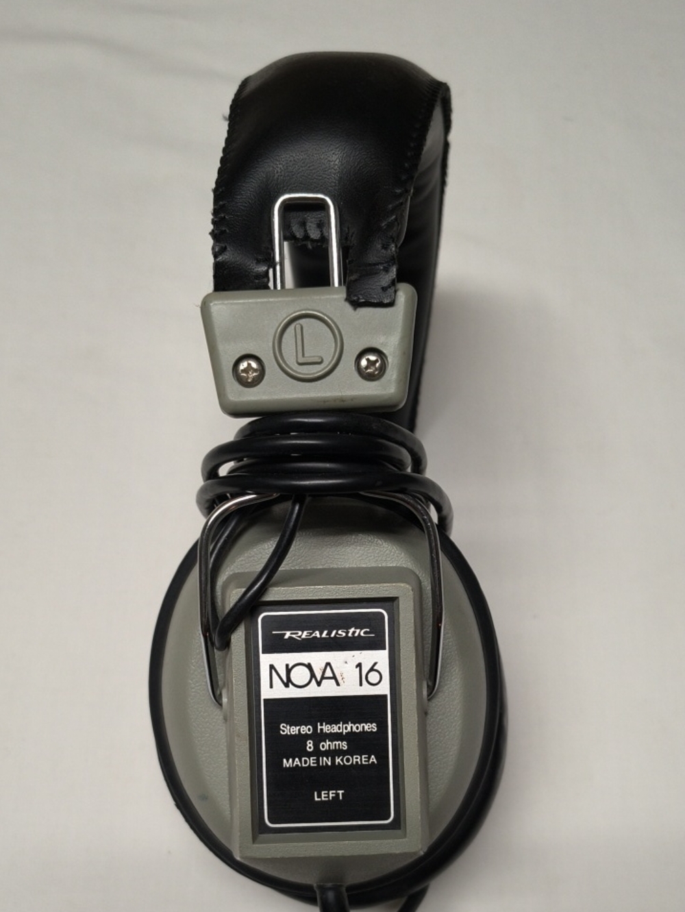 Realistic Nova 16 Stereo Headphones in Gray and Black Vintage